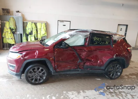 2021 Jeep Compass 80Th Anniversary 4X4 из США, поврежденный, VIN 3C4NJDEBXMT529078